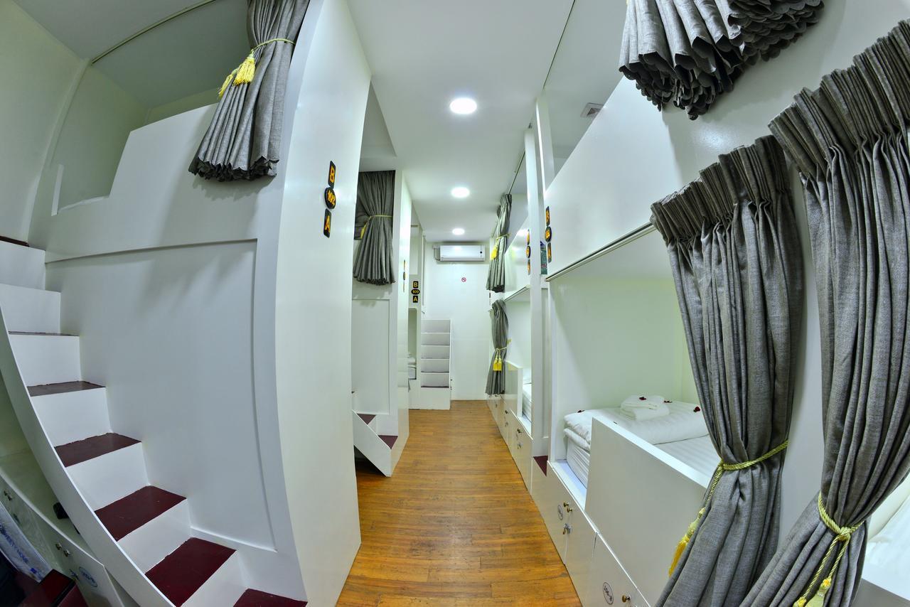 Backpacker Hostel (Adults Only) Γιανγκόν Εξωτερικό φωτογραφία