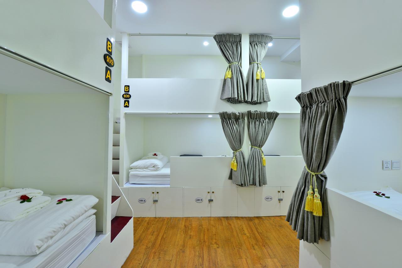 Backpacker Hostel (Adults Only) Γιανγκόν Εξωτερικό φωτογραφία